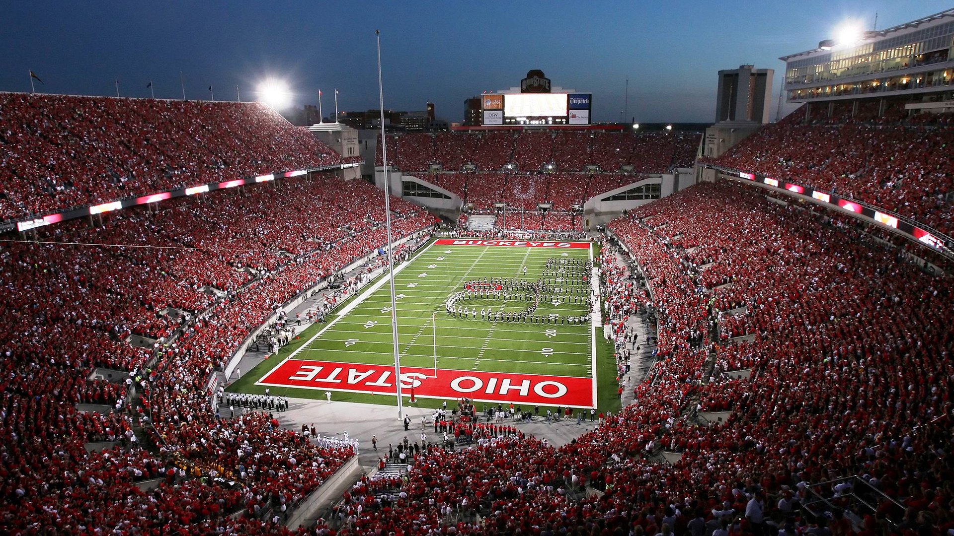 俄克拉荷马城雷霆首回合大胜山东泰山，辛纳砍下10记关键球，全场沸腾